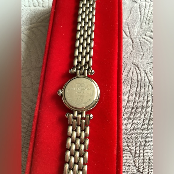 Beautiful 💖 BALENCIAGA💖 watch for lady🌹 - Picture 6 of 12